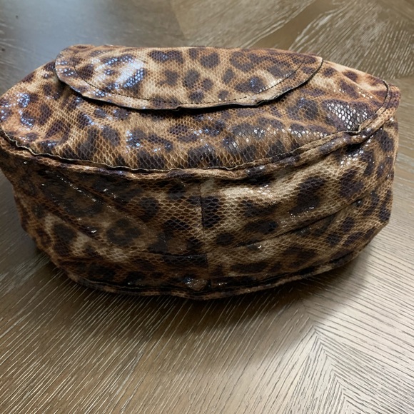 Kate Landry Cheetah print shoulder bag - Picture 5 of 7